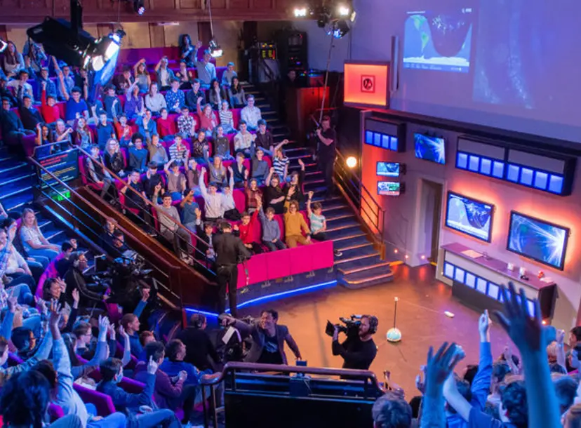 The 2015 CHRISTMAS LECTURES 'How to survive in space'