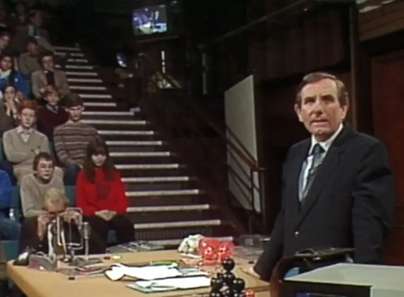 Leonard Maunder speaking to an audience in the Ri theatre