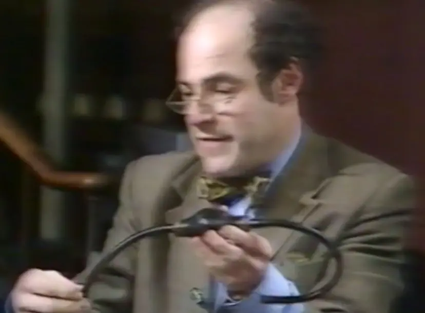 Heinz Wolff  speaking at the Ri theatre