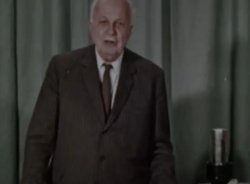 Still of Lawrence Bragg