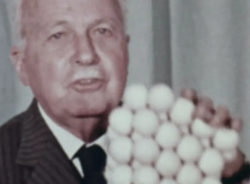 Still of Lawrence Bragg 