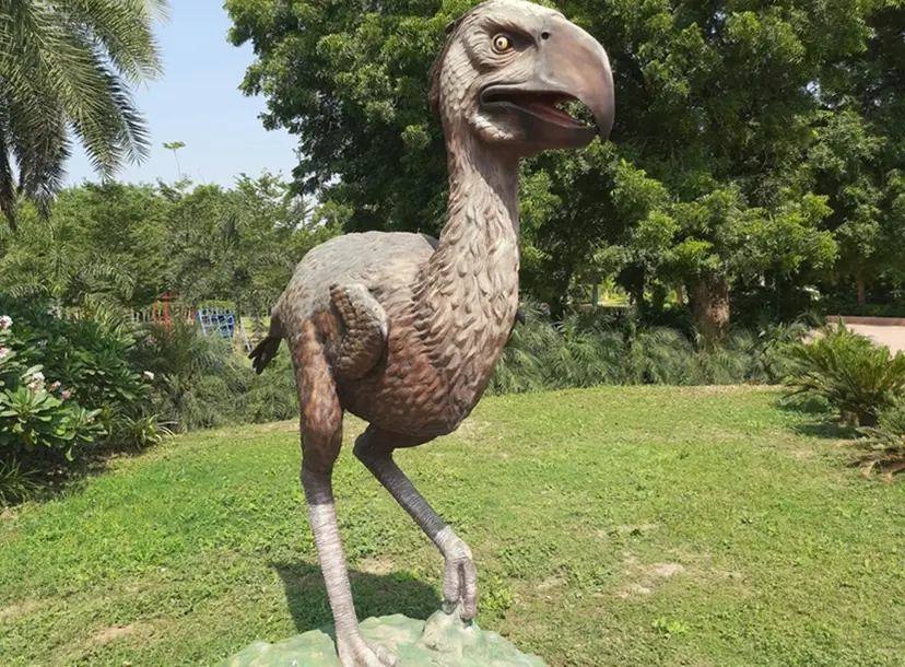Statue of Dinosaur looking like a bird