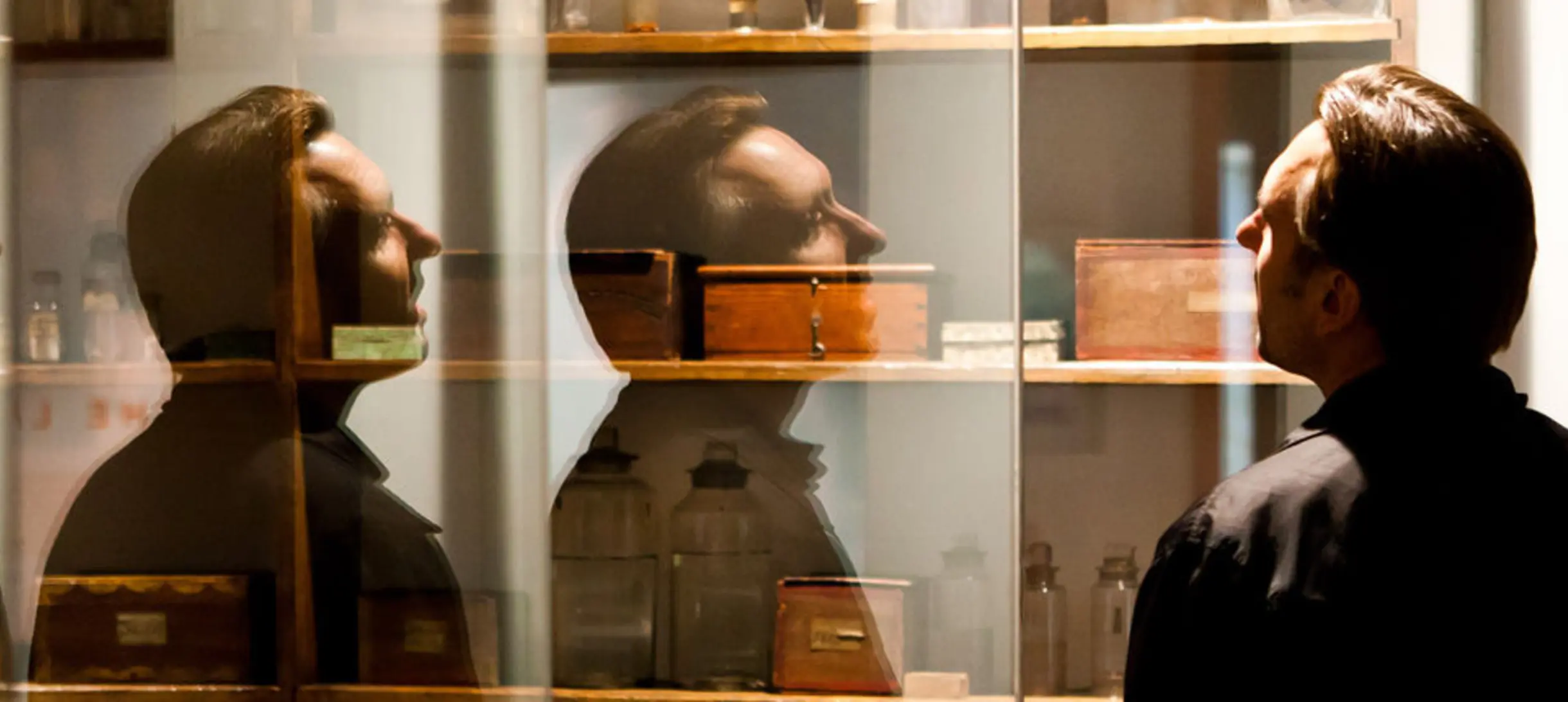 Visitor to the Faraday Museum