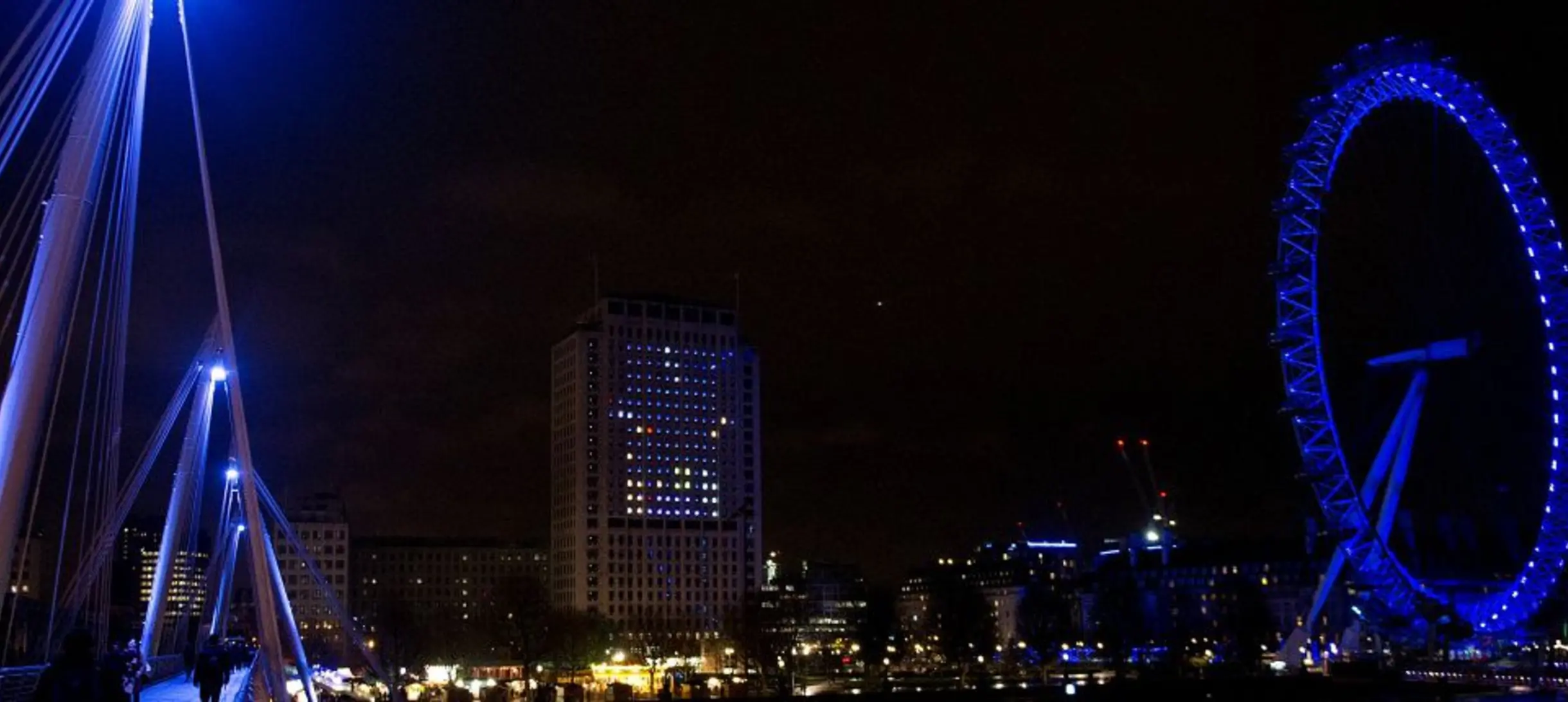 Tetris-style game appears on the Shell Centre on London's South Bank