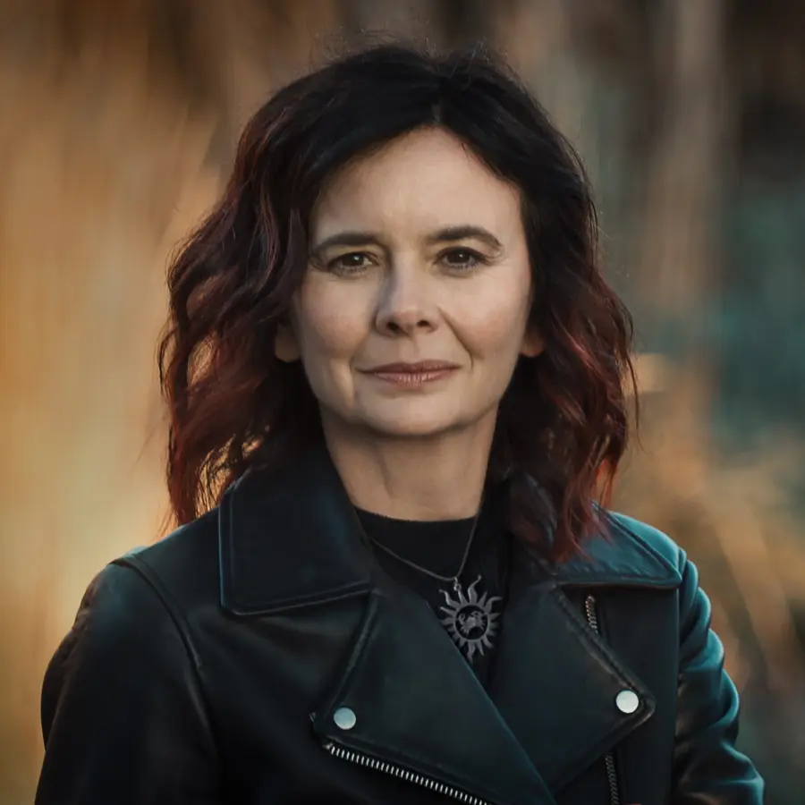 Headshot of Catherine Blackledge