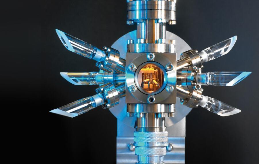 Strontium ion optical clock