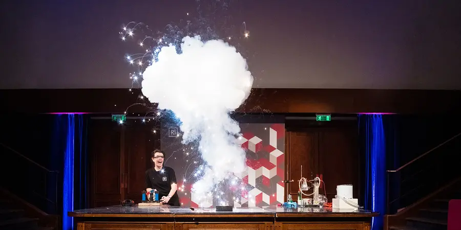 An explosive demo at the Ri Theatre