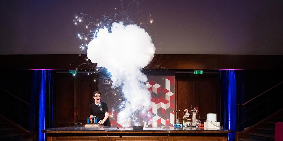 An explosive demo at the Ri Theatre