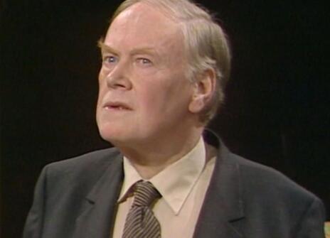 RV Jones speaking in the Ri Theatre 
