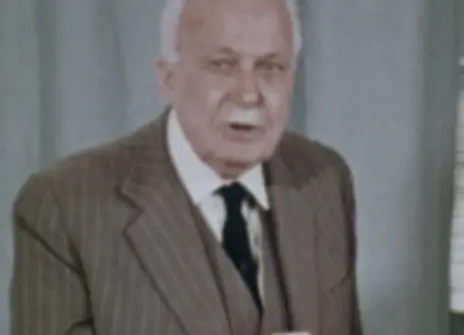 Still of Lawrence Bragg