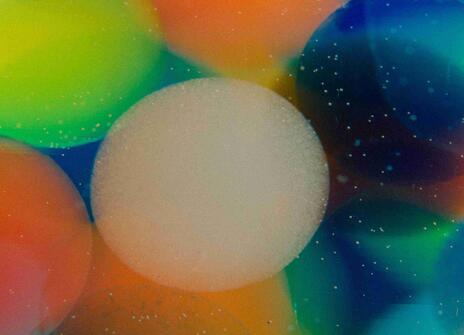 Multi-coloured balls 
