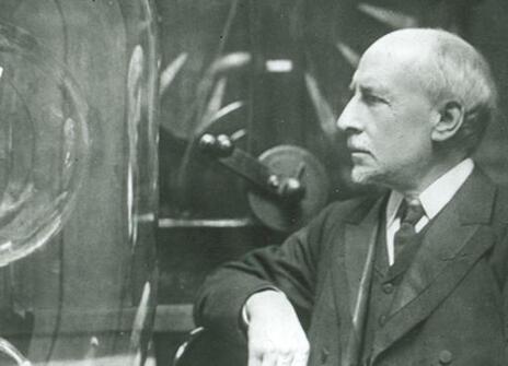 Photo of James Dewar 